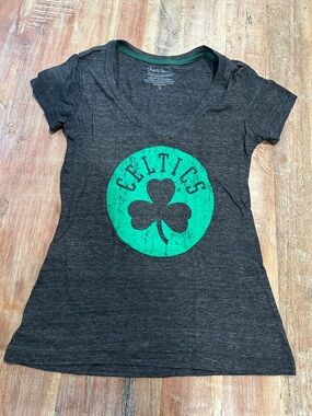 Majestic Athletic NWOT Women’s Celtics Gray V-Neck Tee with Green Logo